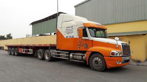 So Sánh Các Loại Xe Container 20 Feet và 40 Feet: Lựa Chọn Nào Phù Hợp Cho Doanh Nghiệp Của Bạn?